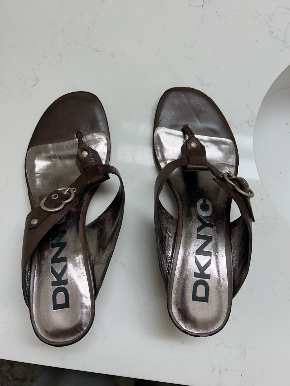 DKNY Dark Brown Leather Thong Sandals with Buckle Accent